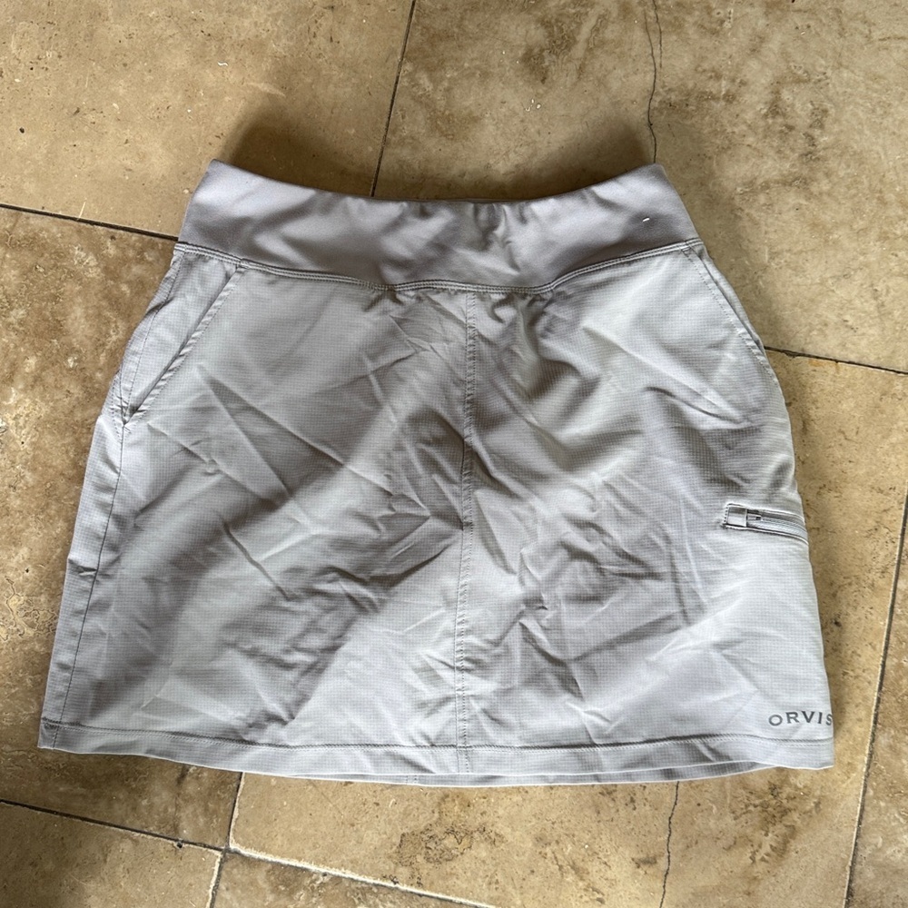 ORVIS ladies gray SKORT NWOT small gray perfect condition - Picture 2 of 6
